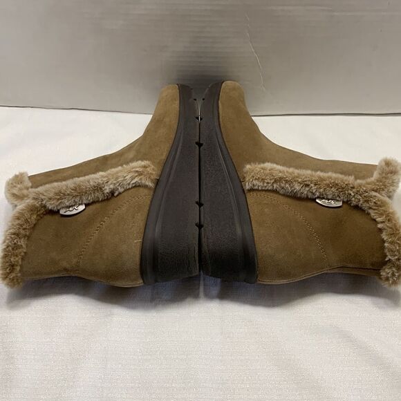 Anne Klein Sport Size 8 leather and faux fur lining - Picture 4 of 9